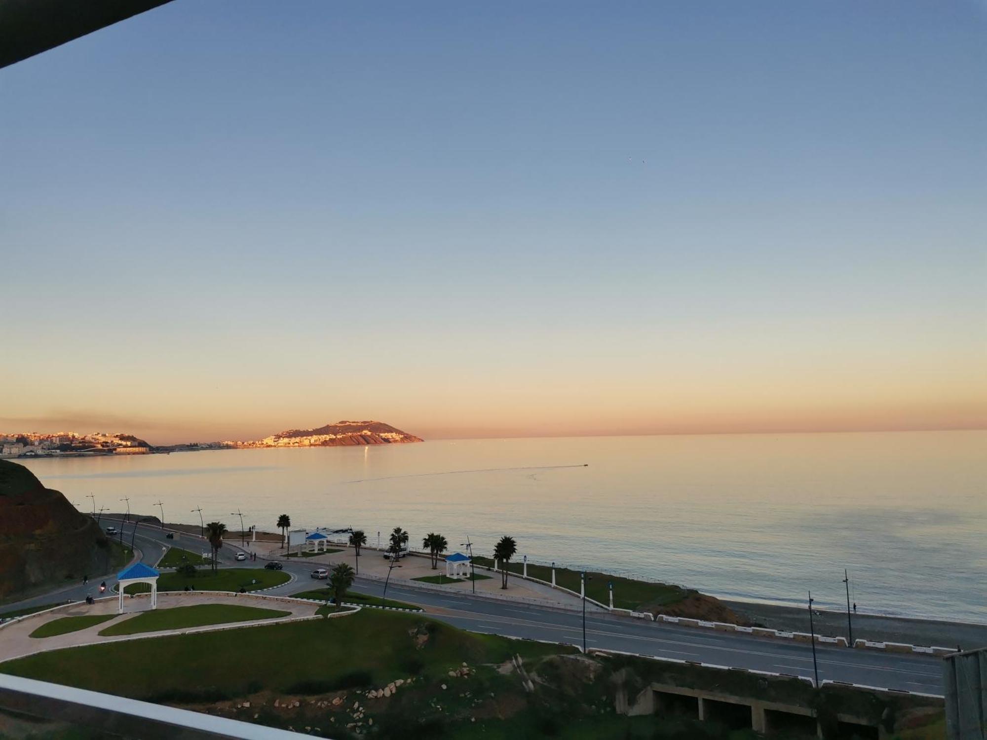 Appartf3 Vue Panoramique Sur Mer Residence Vista Del Mar Fnideq Esterno foto